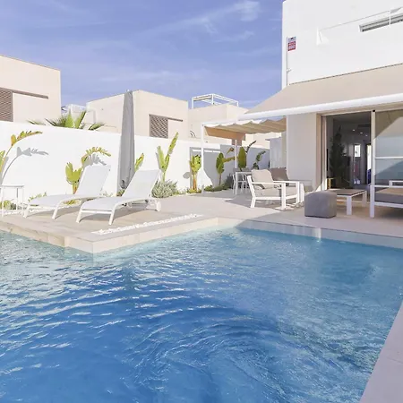 Holiday home Casa Pinot Llobregales